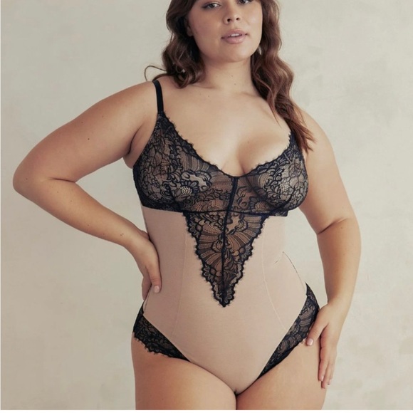 Pinsy Smoothing Lace Shapewear Bodysuit 1X NWT BEIGE NOIR - Picture 1 of 4